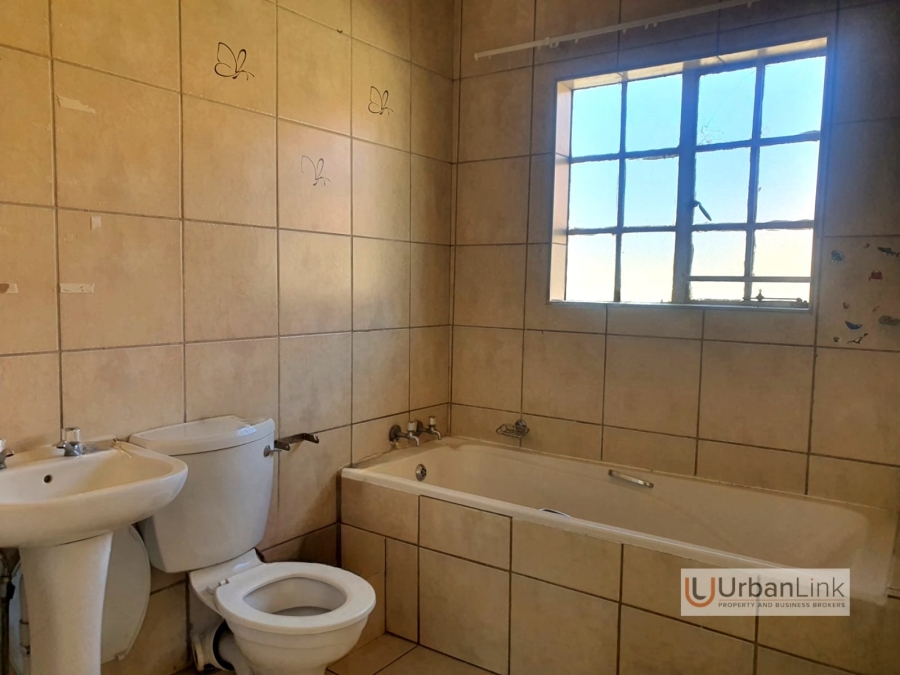 2 Bedroom Property for Sale in Oos Einde North West